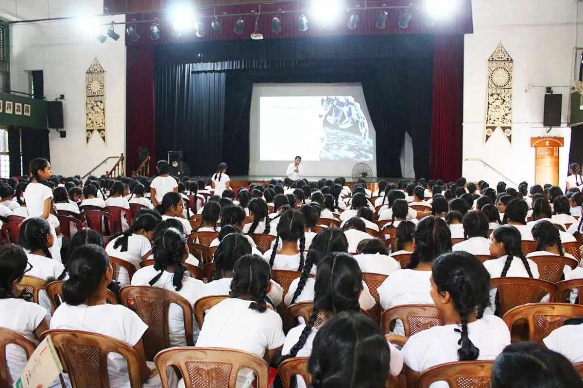 infomatics institute of technology